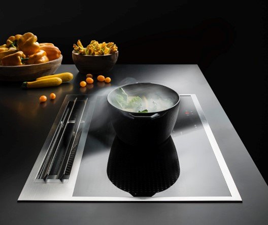 Electroménager de cuisine tendance : les plaques de cuisson à induction avec aspiration intégrée Electroménager de cuisine tendance : les plaques de cuisson à induction avec aspiration intégrée