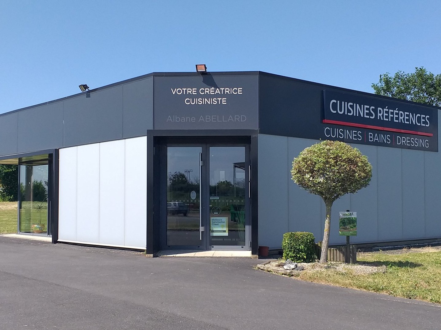 Cuisines Références ST-MAIXENT L'ÉCOLE vous attend pour réaliser la cuisine aménagée sur mesure qui vous ressemble !