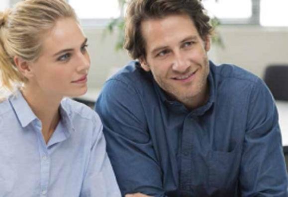 couple homme et femme souriant