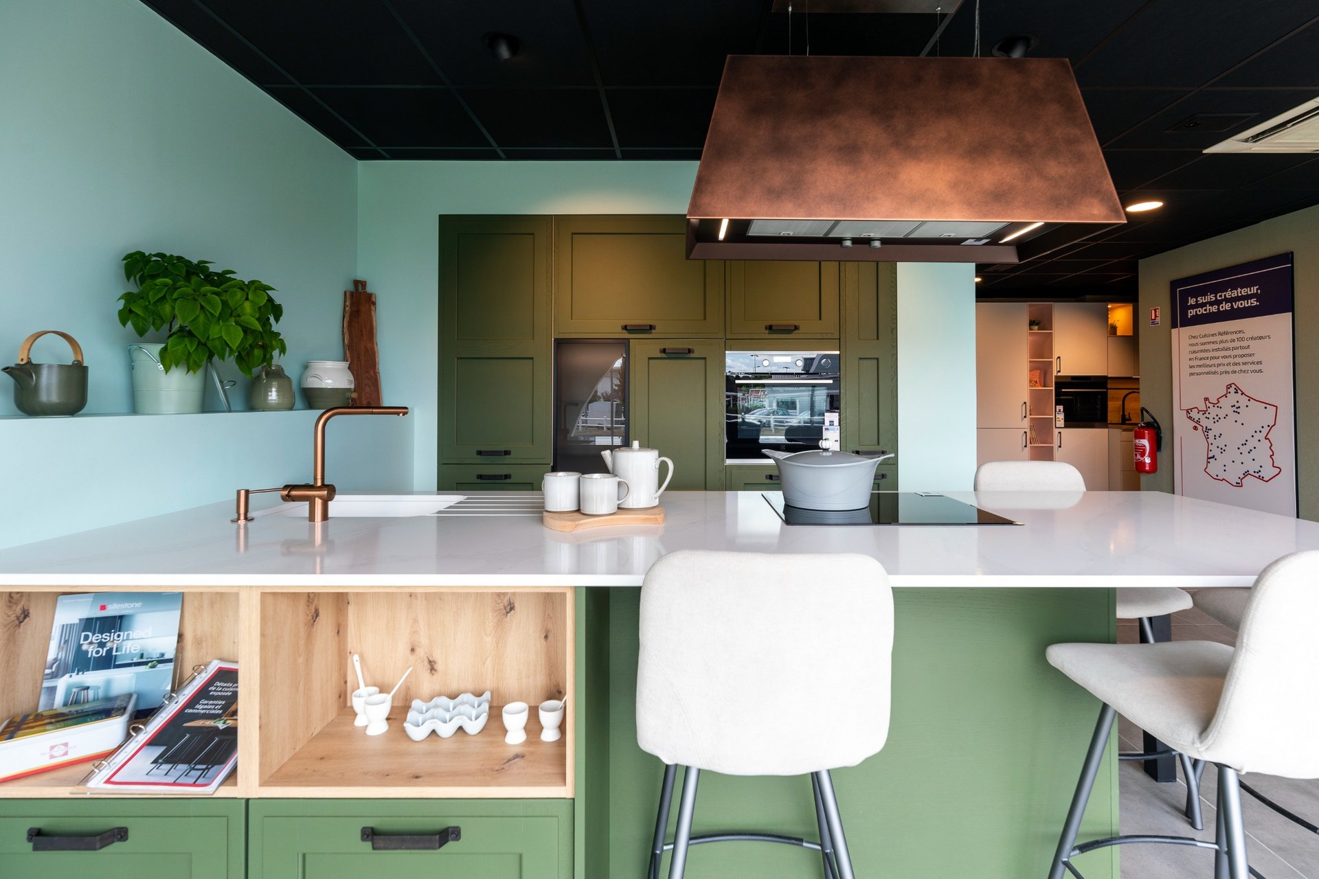 Cuisines Références PAU vous attend pour réaliser la cuisine aménagée sur mesure qui vous ressemble !