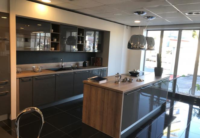 Cuisines Références TOULON LA VALETTE DU VAR vous attend pour réaliser la cuisine aménagée sur mesure qui vous ressemble !