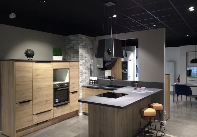 Cuisines Références GUIPAVAS vous attend pour réaliser la cuisine aménagée sur mesure qui vous ressemble !