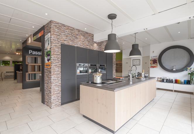 Cuisines Références LA CIOTAT vous attend pour réaliser la cuisine aménagée sur mesure qui vous ressemble !