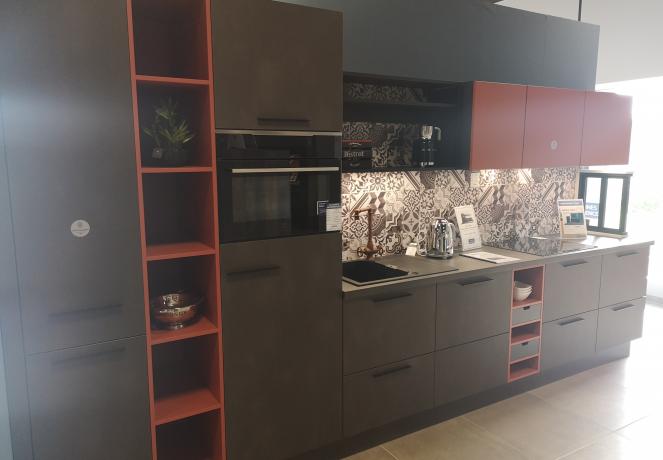 Cuisines Références CHERBOURG - TOLLEVAST vous attend pour réaliser la cuisine aménagée sur mesure qui vous ressemble !