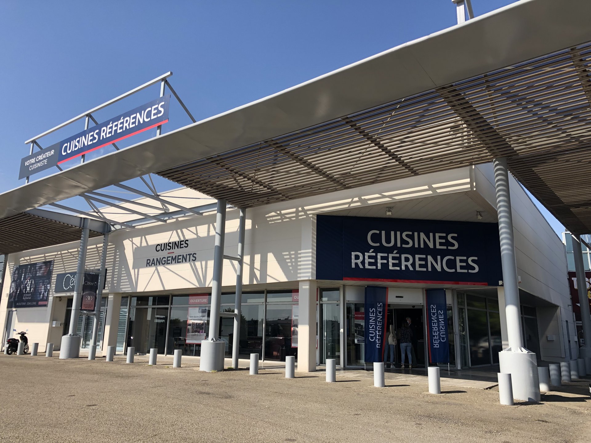 Cuisines Références NÎMES vous attend pour réaliser la cuisine aménagée sur mesure qui vous ressemble !