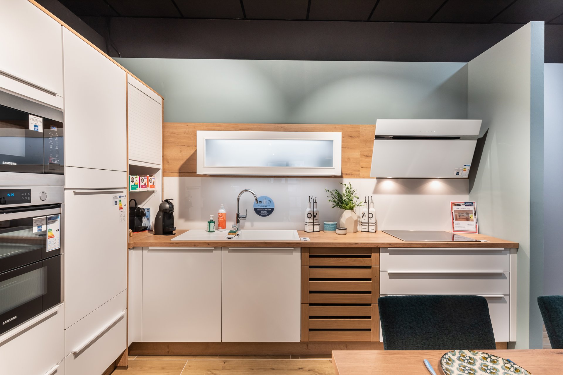 Cuisines Références ANCENIS vous attend pour réaliser la cuisine aménagée sur mesure qui vous ressemble !