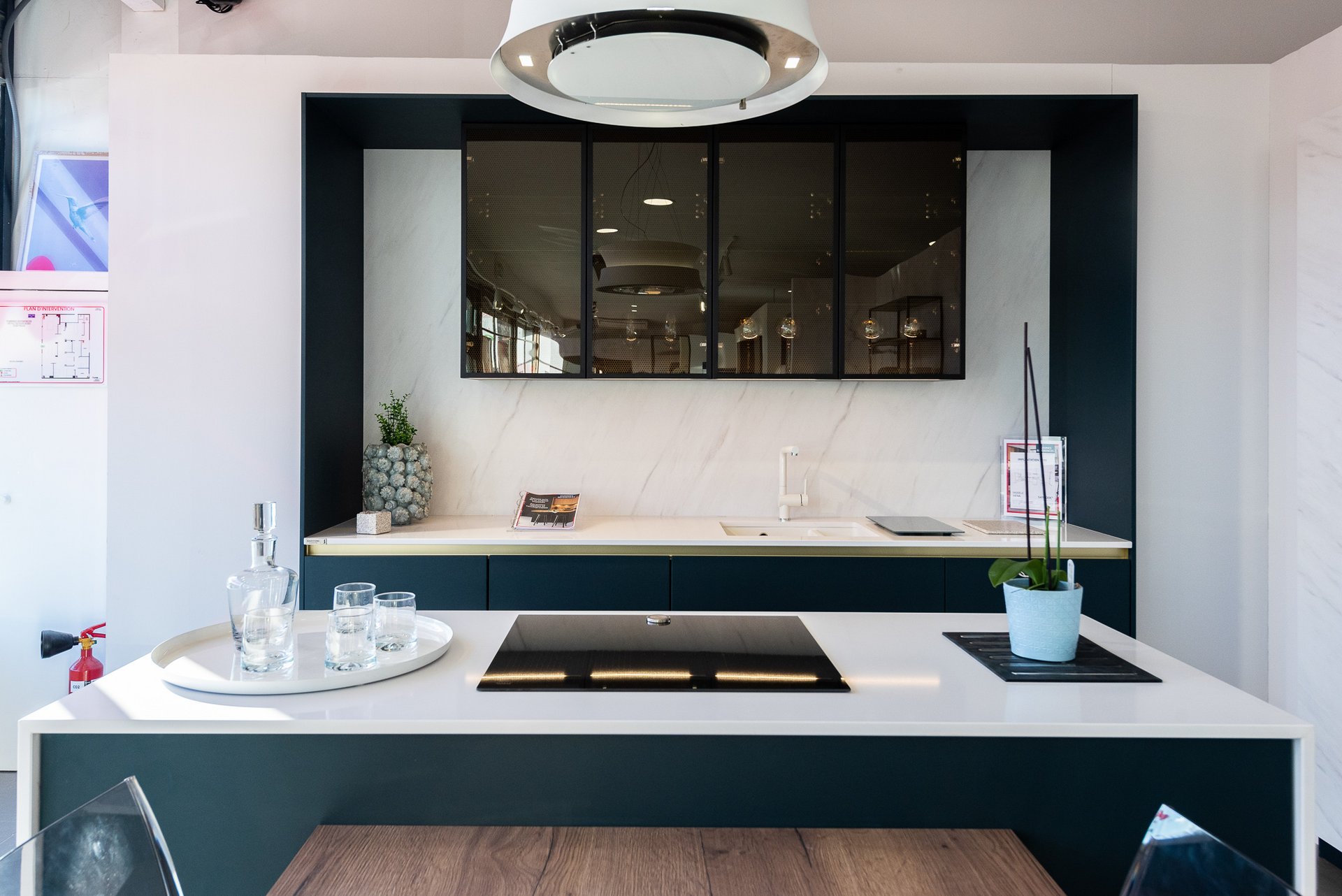 Cuisines Références FREJUS vous attend pour réaliser la cuisine aménagée sur mesure qui vous ressemble !