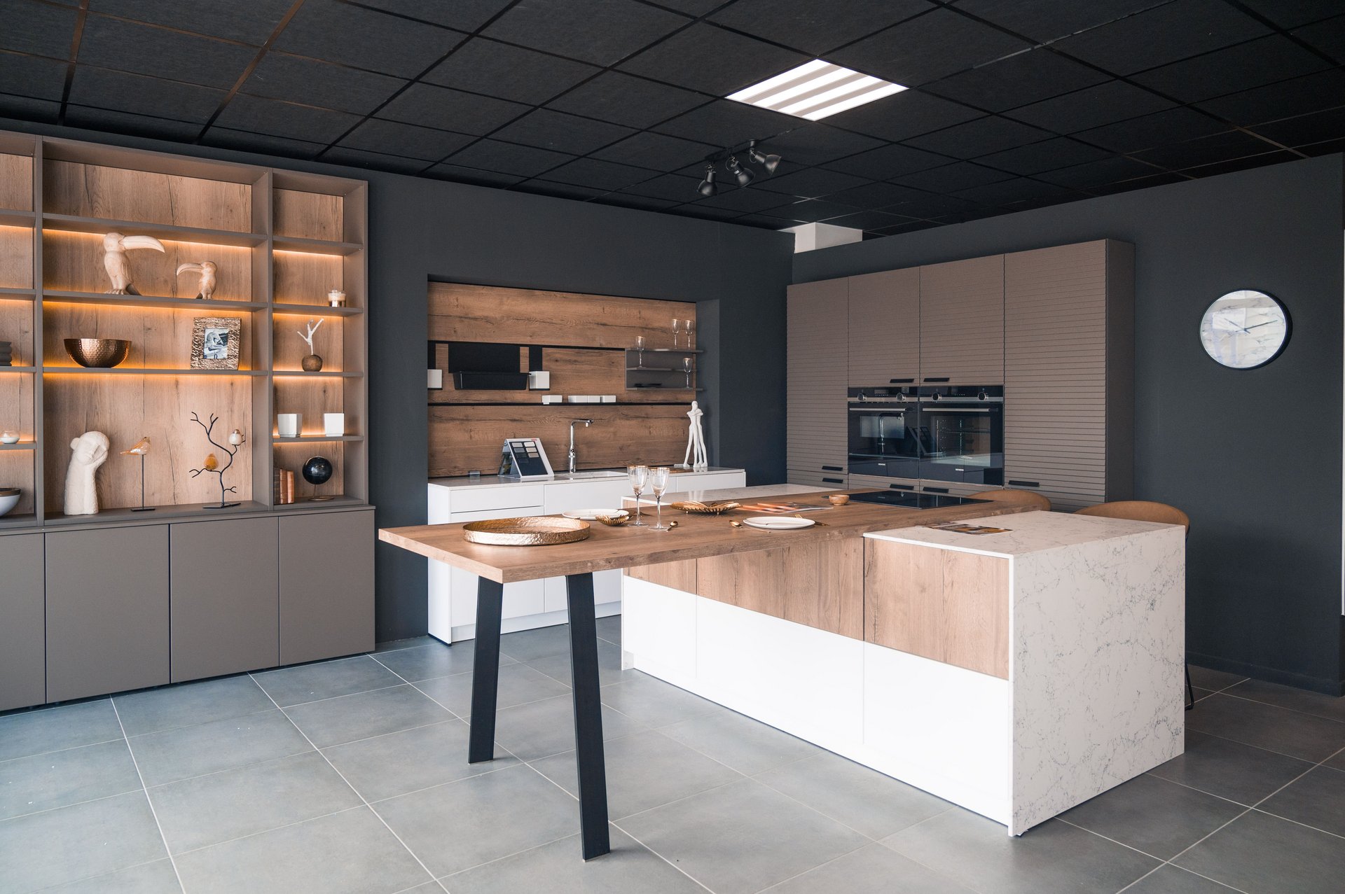 Cuisines Références CLERMONT-FERRAND vous attend pour réaliser la cuisine aménagée sur mesure qui vous ressemble !