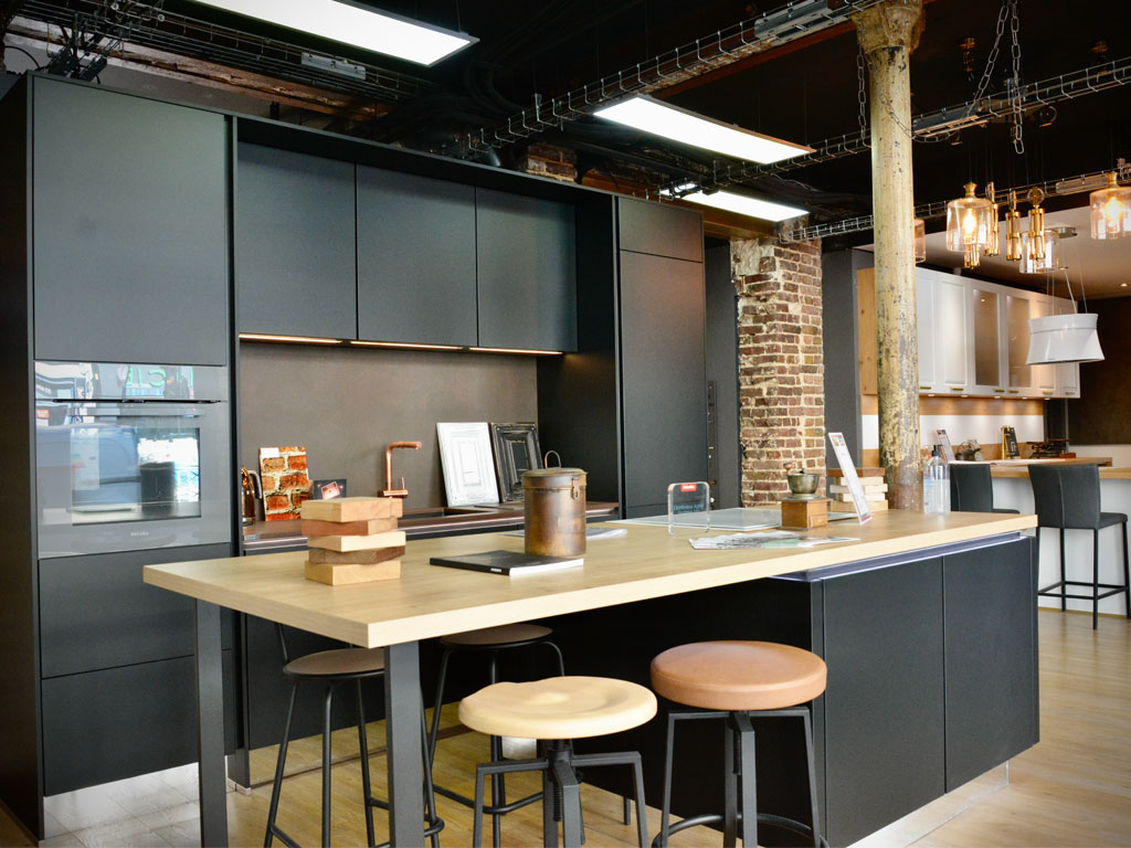 Cuisines Références COURBEVOIE vous attend pour réaliser la cuisine aménagée sur mesure qui vous ressemble !