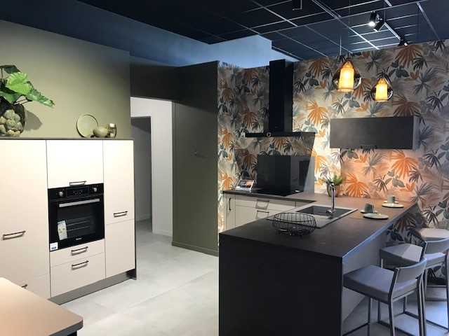 Cuisines Références CONCARNEAU vous attend pour réaliser la cuisine aménagée sur mesure qui vous ressemble !