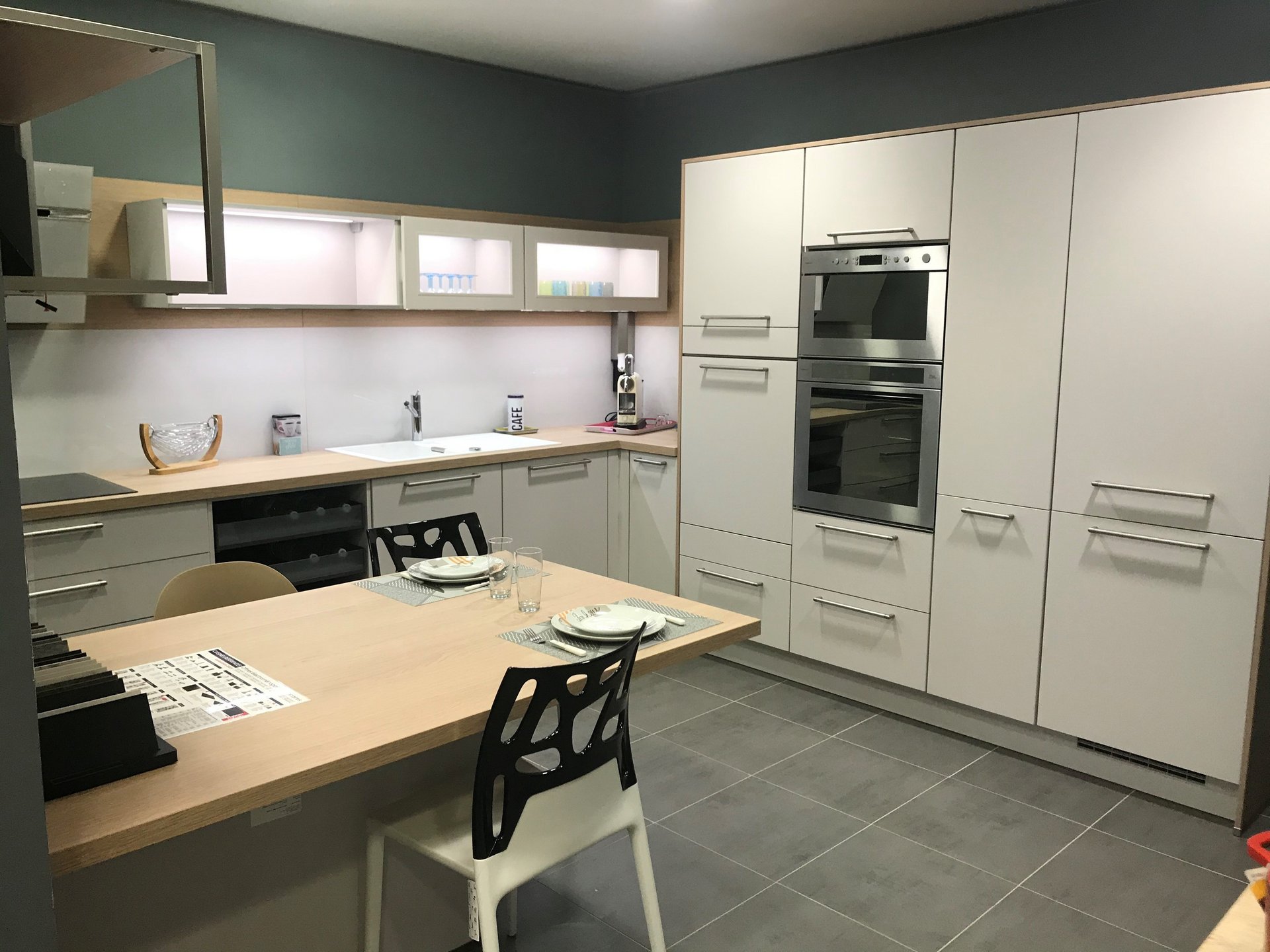 Cuisines Références OZOIR-LA-FERRIÈRE vous attend pour réaliser la cuisine aménagée sur mesure qui vous ressemble !