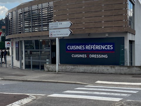 Cuisines références BRIGNAIS vous attend pour réaliser la cuisine aménagée sur mesure qui vous ressemble !
