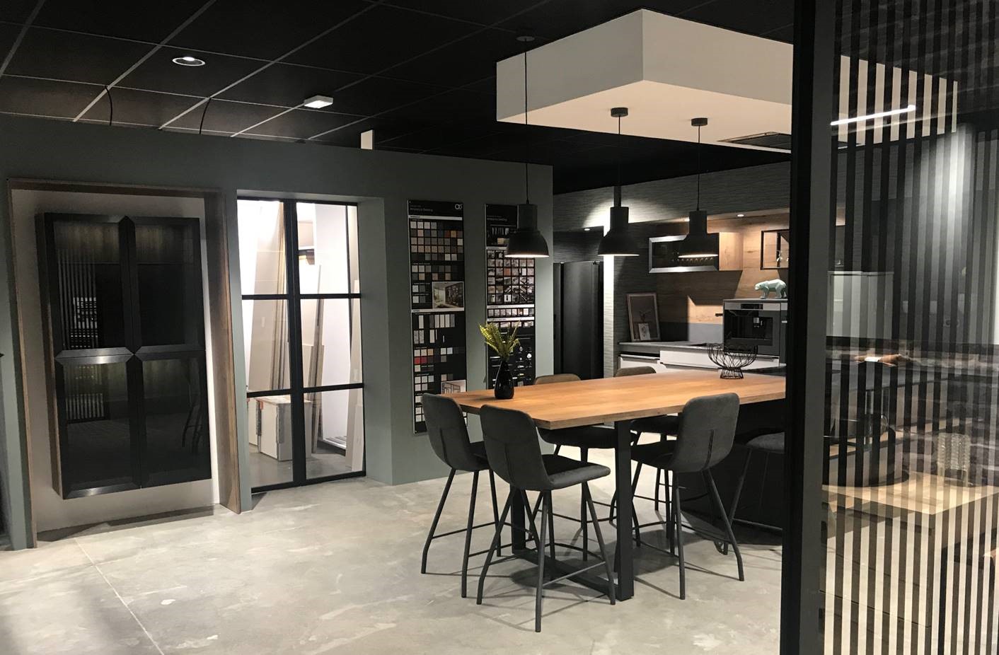 Cuisines Références ARRAS vous attend pour réaliser la cuisine aménagée sur mesure qui vous ressemble !