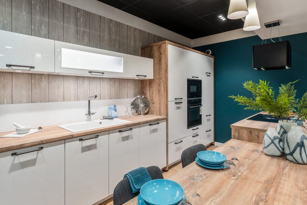 Cuisines Références LA ROCHE-SUR-YON vous attend pour réaliser la cuisine aménagée sur mesure qui vous ressemble !