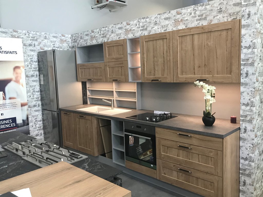 Cuisines Références SISTERON vous attend pour réaliser la cuisine aménagée sur mesure qui vous ressemble !