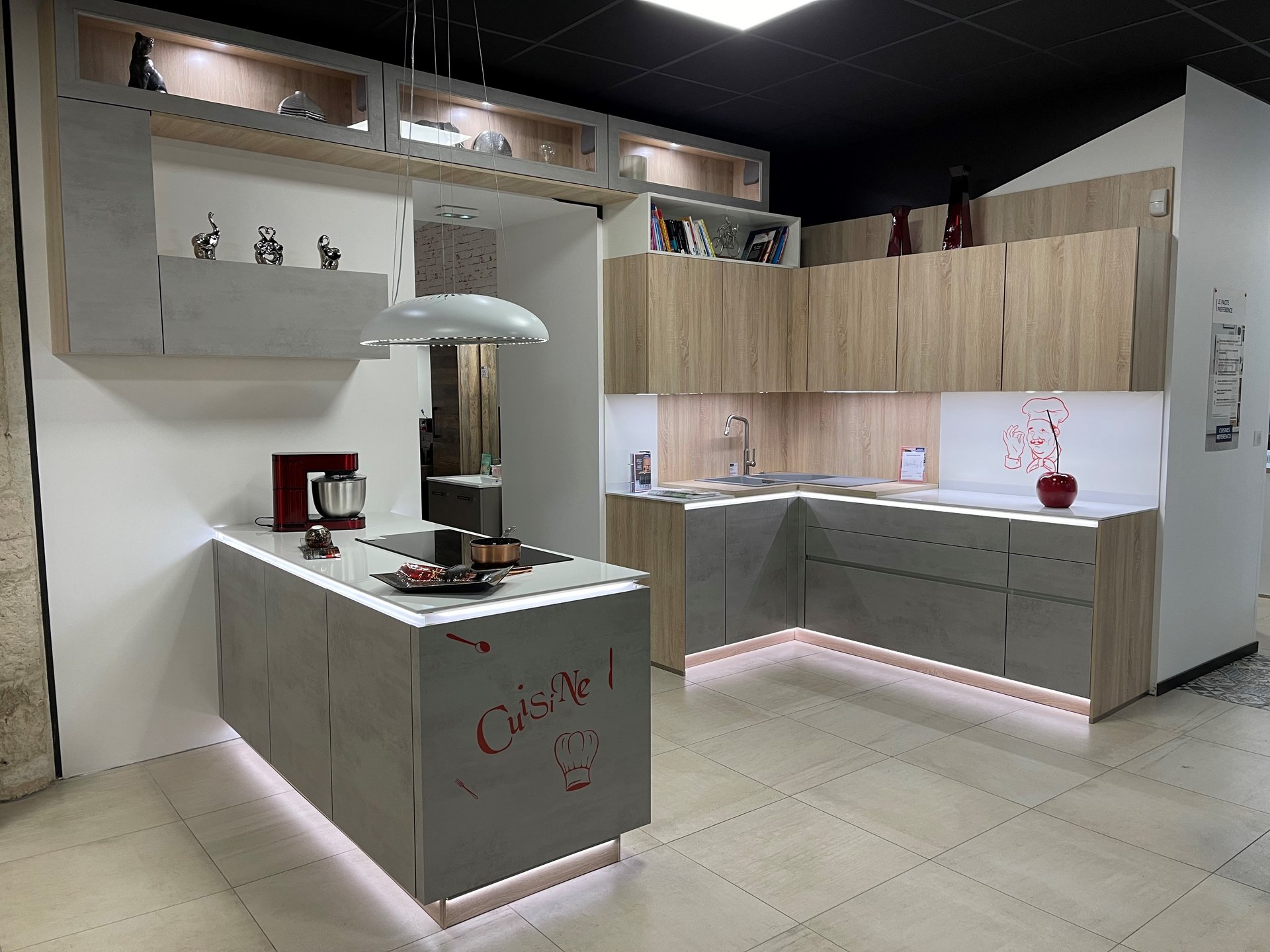 Cuisines Références CREPY-EN-VALOIS vous attend pour réaliser la cuisine aménagée sur mesure qui vous ressemble !