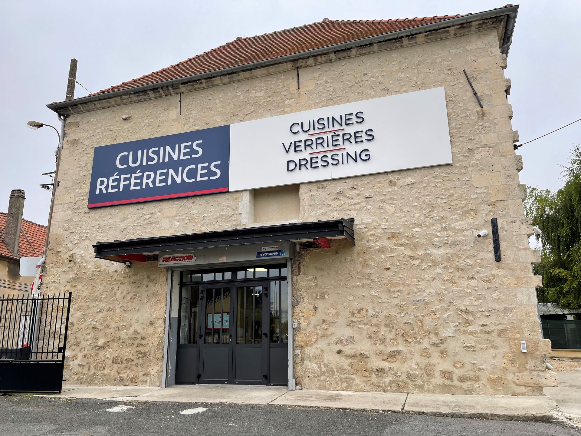 Cuisines Références CREPY-EN-VALOIS vous attend pour réaliser la cuisine aménagée sur mesure qui vous ressemble !